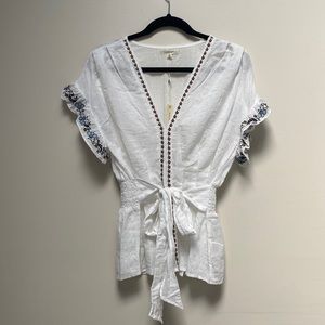 NWT White Embroidered Toop